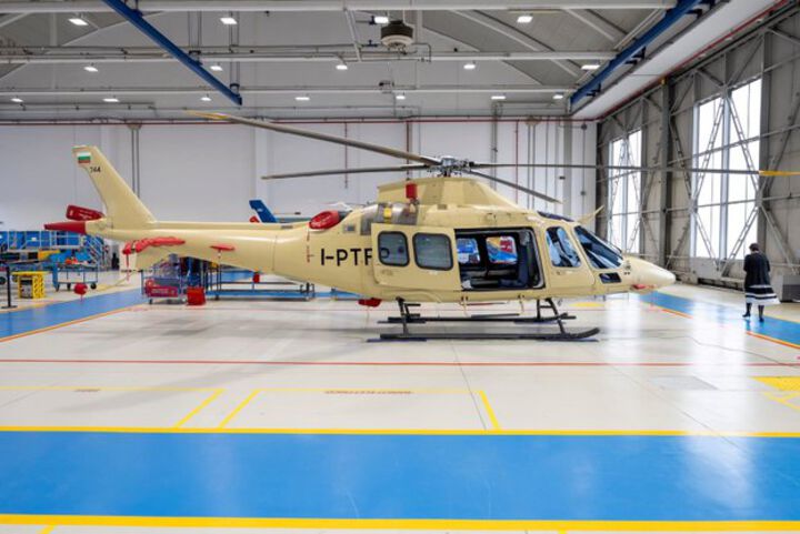 Тестват първия български хеликоптер за спешна помощ по въздуха