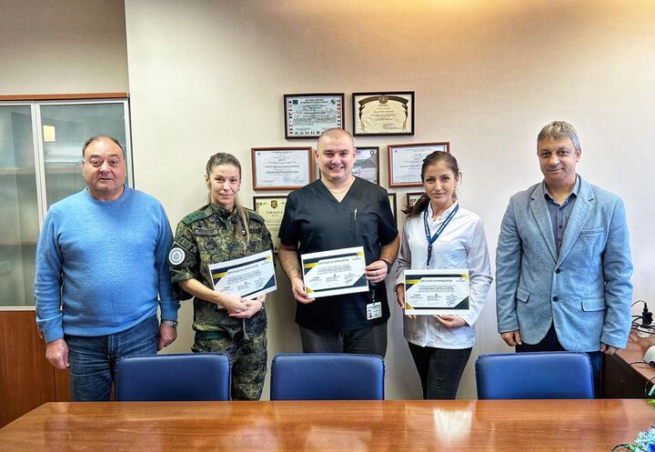Специалисти от ВМА със сертификати за първа помощ при бедствия с множество жертви