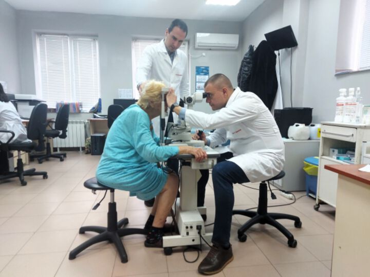 Офталмолозите на УМБАЛ „Александровска“ спасиха единственото виждащо око на възрастна жена