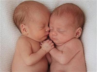 Спасяват еднояйчни близнаци с лазер вътрематочно