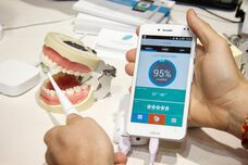 Приложение за телефон свързано с твоята четка за зъби…..защо пък не ???
