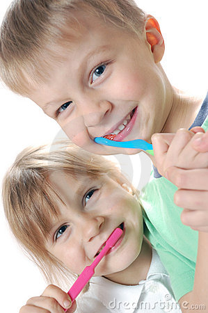 10 правила за здрави зъби и венци на вашето бебе и малко  дете