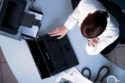 Прекаляването с работа е вредно за сърцето