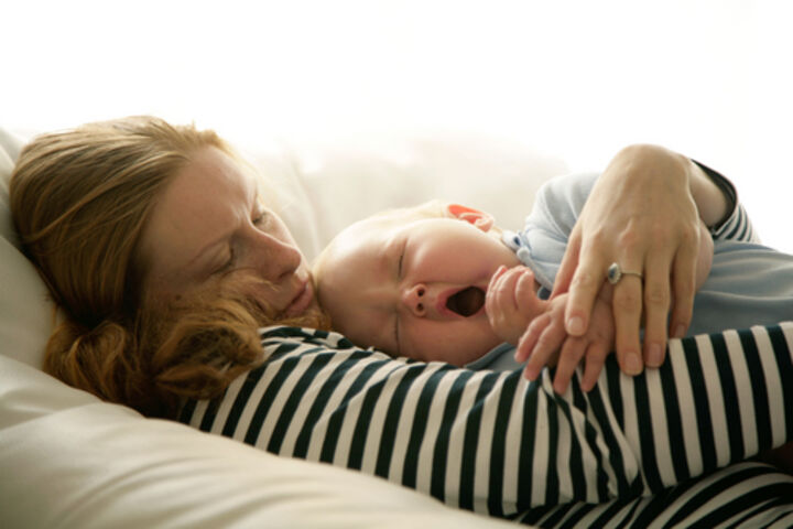 Новородените трябва да спят при родителите си - категорични са педиатрите