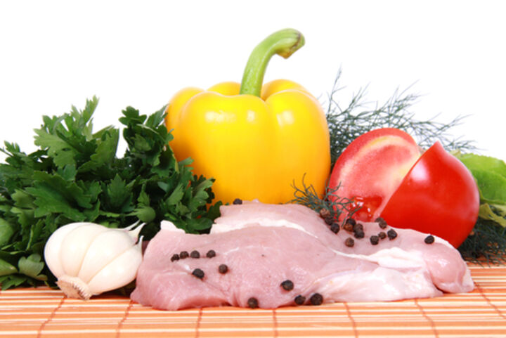 Червеното месо и яйцата – рискови за хора със стеснени артерии