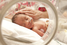 Неонатологията във варненската АГ болница провежда най-съвременна диагностика и лечение на новородени с екстремно ниско и ниско тегло