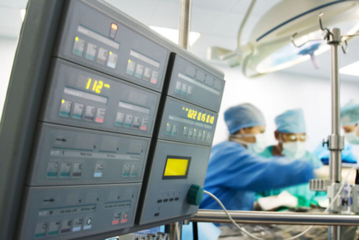 НЗОК отлага плащането на надлимитната дейност на болниците за 2016 г.