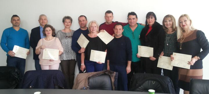 На официална церемония в МБАЛ ''Света София'' бяха връчени сертификатите за обучение на завършилите 3 седмичен курс медици от Република Македония