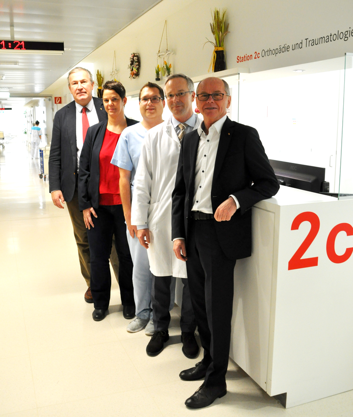 LH-Stv. Dr. Stöckl besucht größte Fachklinik am Uniklinikum Salzburg
