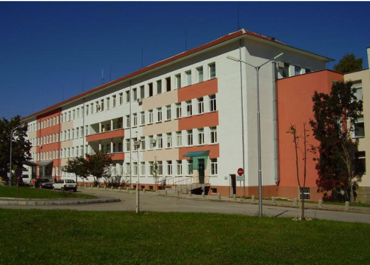 Медиците от болницата във Враца ще получат забавените си заплати
