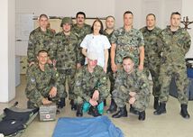 Обучение във ВМА: Бойни санитари показаха как се спасяват ранени на фронта 