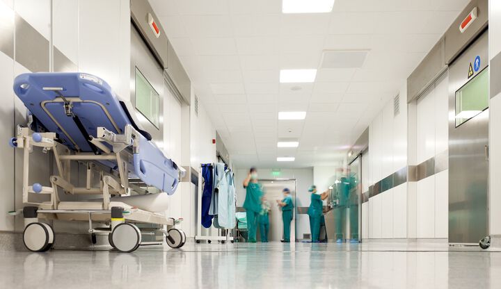 Кирил Ананиев: Няма да се закриват отделения в болниците в Северозападна България