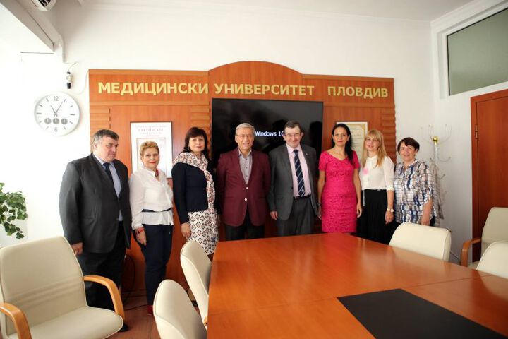Президентът на Международната асоциация за дентални изследвания на посещение в МУ Пловдив