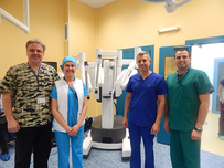  Първите успешни урологични робот-асистирани операции в Университетска Болница „Света Марина“ - Плевен извърши екипът на доцент Николай Колев