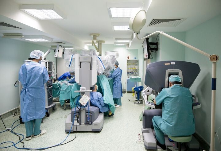 Хирурзите в МБАЛ "Доверие" оперират по най-новите методи, но прилагат и класическите при съответните показания