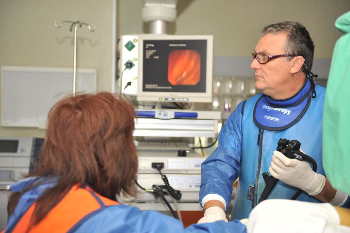 Операции на живо по време на международния конгрес по гастроентерология във ВМА