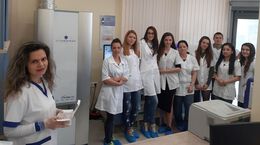 След бъдещите медицински сестри в лаборатория „ЛИНА” обучение проведоха и студенти от специалност „Помощник-фармацевт”