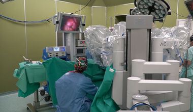 Роботът „Да Винчи“ – златен стандарт в хирургията на онкологичните заболявания (Видео)