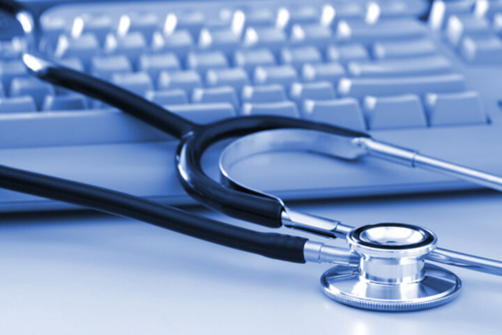 Джипитата против смесването на медицинския софтуер с отчети към НАП
