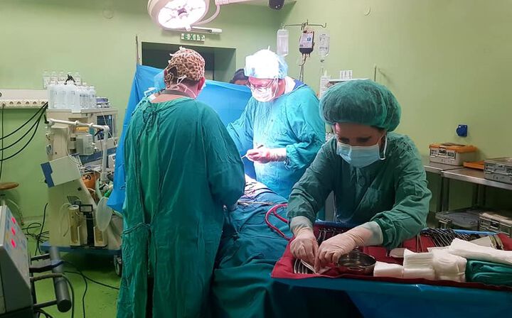 Лекари от „Пирогов“ и „Майчин дом“ спасиха бременна и бебето й след тежка катастрофа
