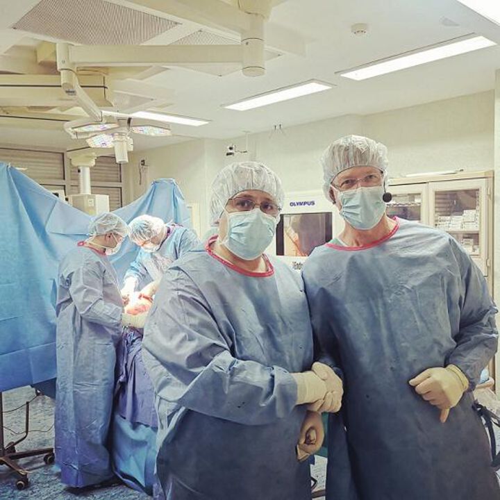Хирурзи от ВМА и Швейцария учат ортопеди от цяла България