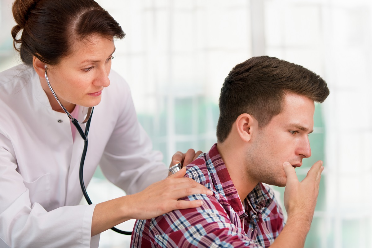 Диагнозата се поставя след преглед, преслушване със стетоскоп и запознаване на лекаря със симптомите