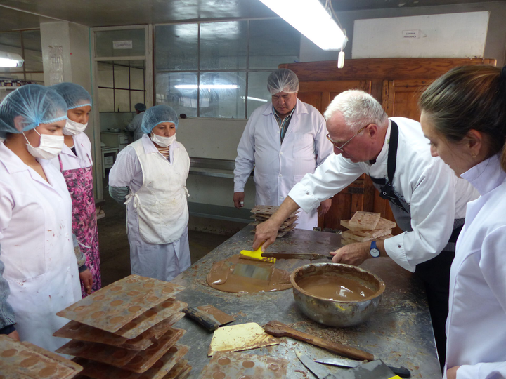 Apoyo en el procesamiento de café, cacao y chocolate